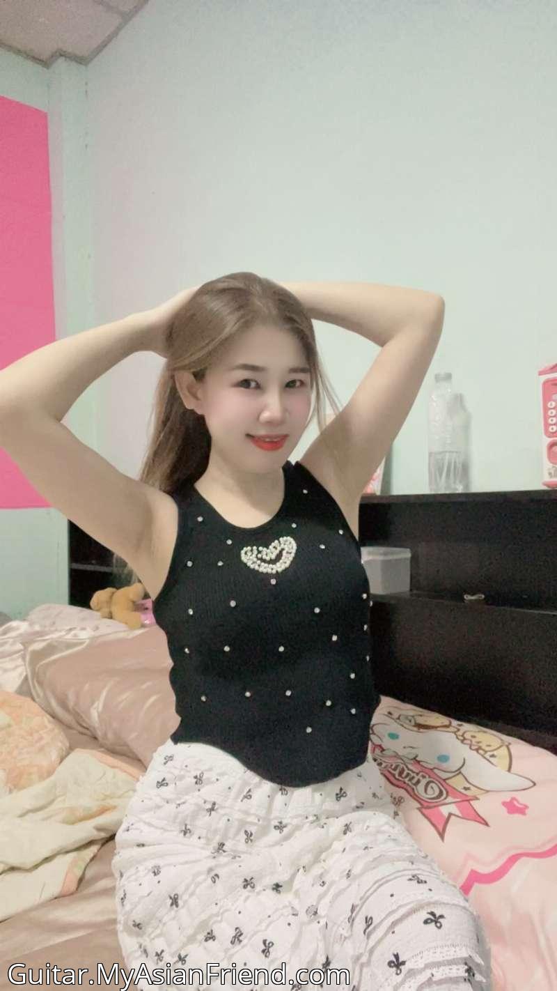 Guitar's personal blog photo 1 added Monday the 13th of October 2025