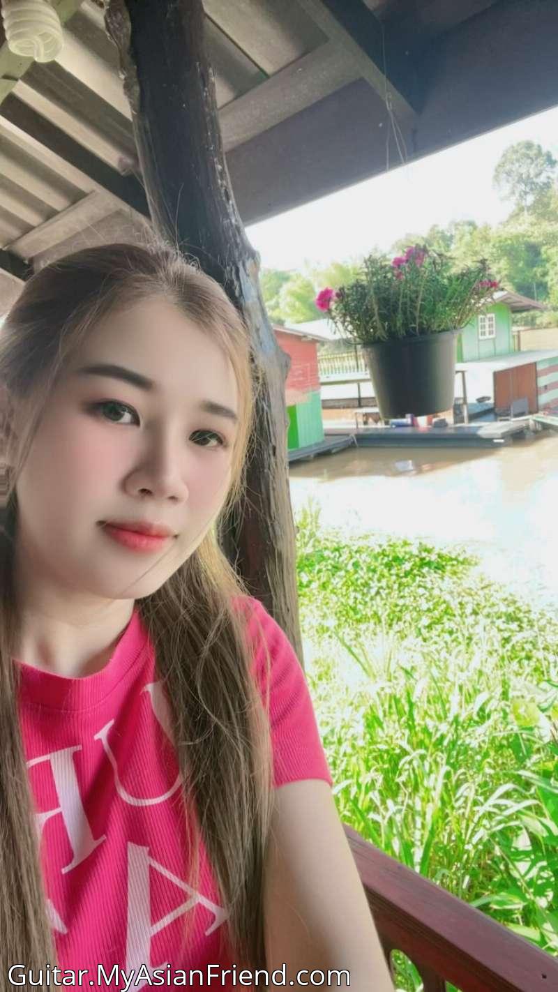 Guitar's personal blog photo 1 added Thursday the 16th of October 2025