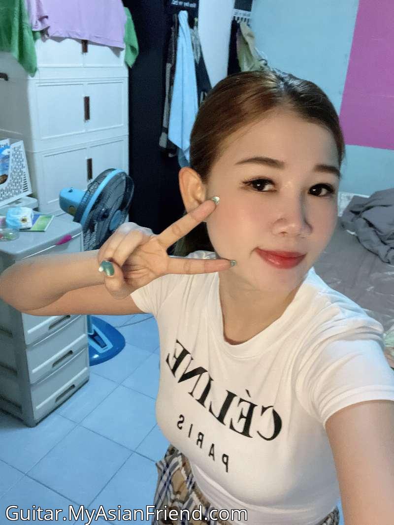 Guitar's personal blog photo 1 added Wednesday the 22nd of October 2025